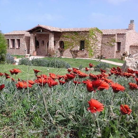 Hotel Ristorante La Tana Di Li Mazzoni Trinità dʼAgultu المظهر الخارجي الصورة