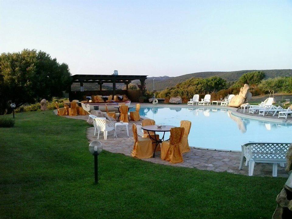 Hotel Ristorante La Tana Di Li Mazzoni Trinità dʼAgultu المظهر الخارجي الصورة