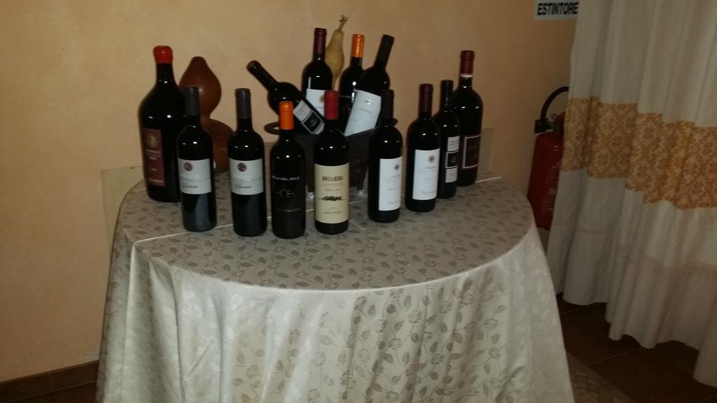 Hotel Ristorante La Tana Di Li Mazzoni Trinità dʼAgultu المظهر الخارجي الصورة