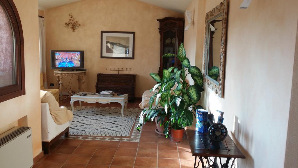 Hotel Ristorante La Tana Di Li Mazzoni Trinità dʼAgultu المظهر الخارجي الصورة