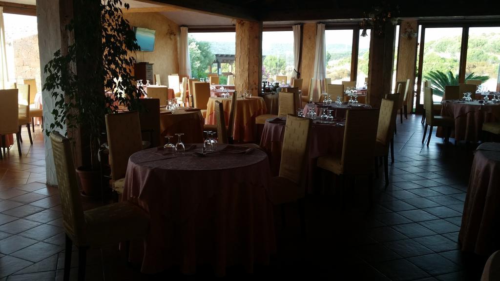 Hotel Ristorante La Tana Di Li Mazzoni Trinità dʼAgultu المظهر الخارجي الصورة