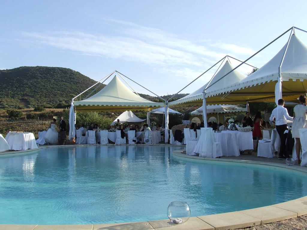 Hotel Ristorante La Tana Di Li Mazzoni Trinità dʼAgultu المظهر الخارجي الصورة